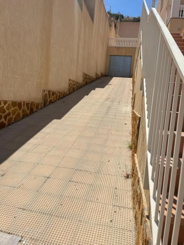 Propiedades en venta y alquiler en España photo 1
