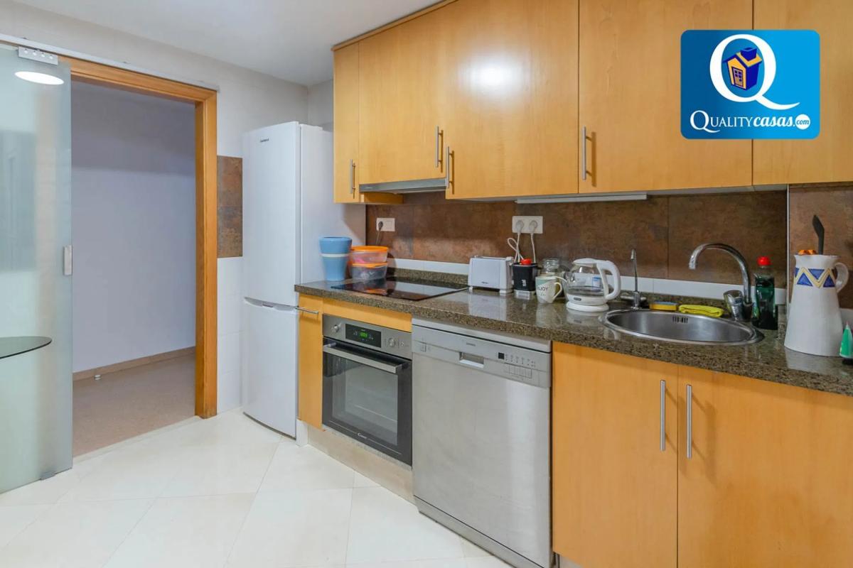 Sale of apartment in Campello Playa, El Campello
photo 1