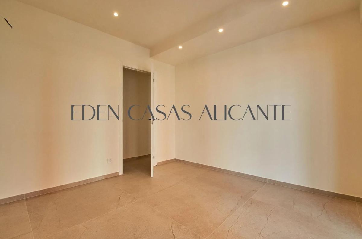 Sale of apartment in Calle de Sant Francesc, El Campello
photo 4