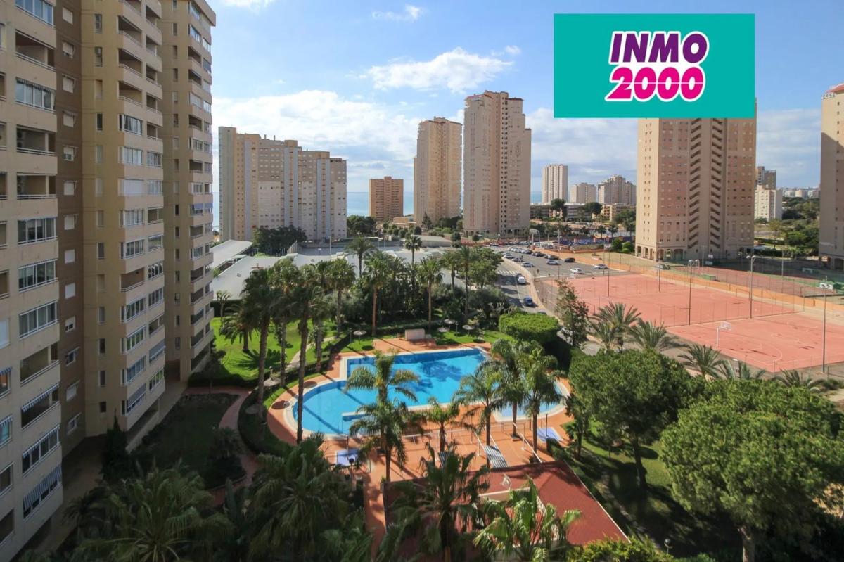 Sale of apartment in Avenida del Fabraquer, El Campello
photo 1