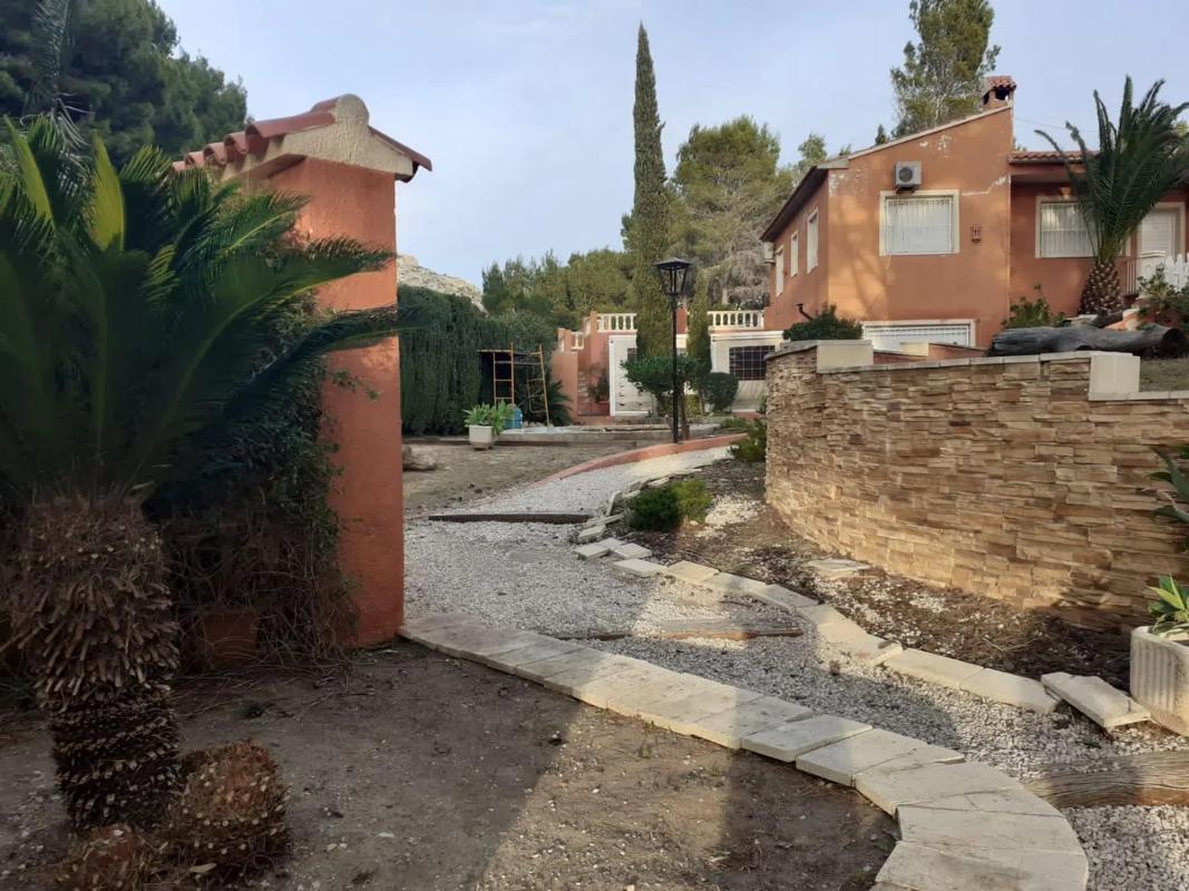 Propiedades en venta y alquiler en España photo 1