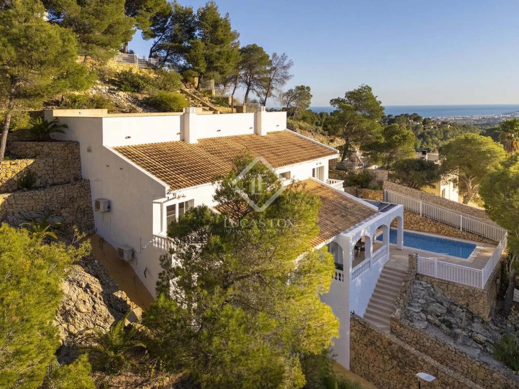 Properties for sale and rent in Spain photo 2