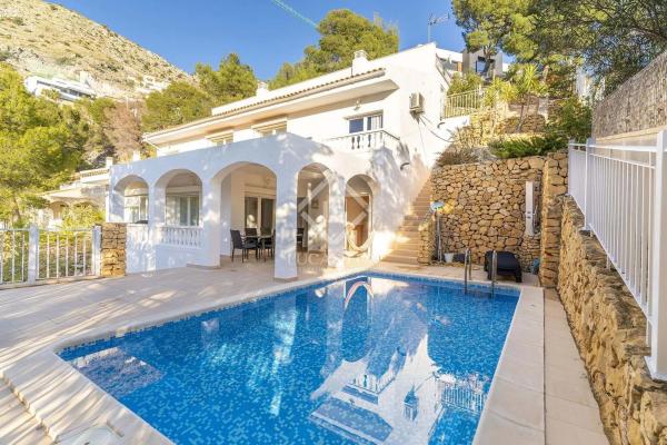 Casa independiente en calle Altea thumbnail 2
