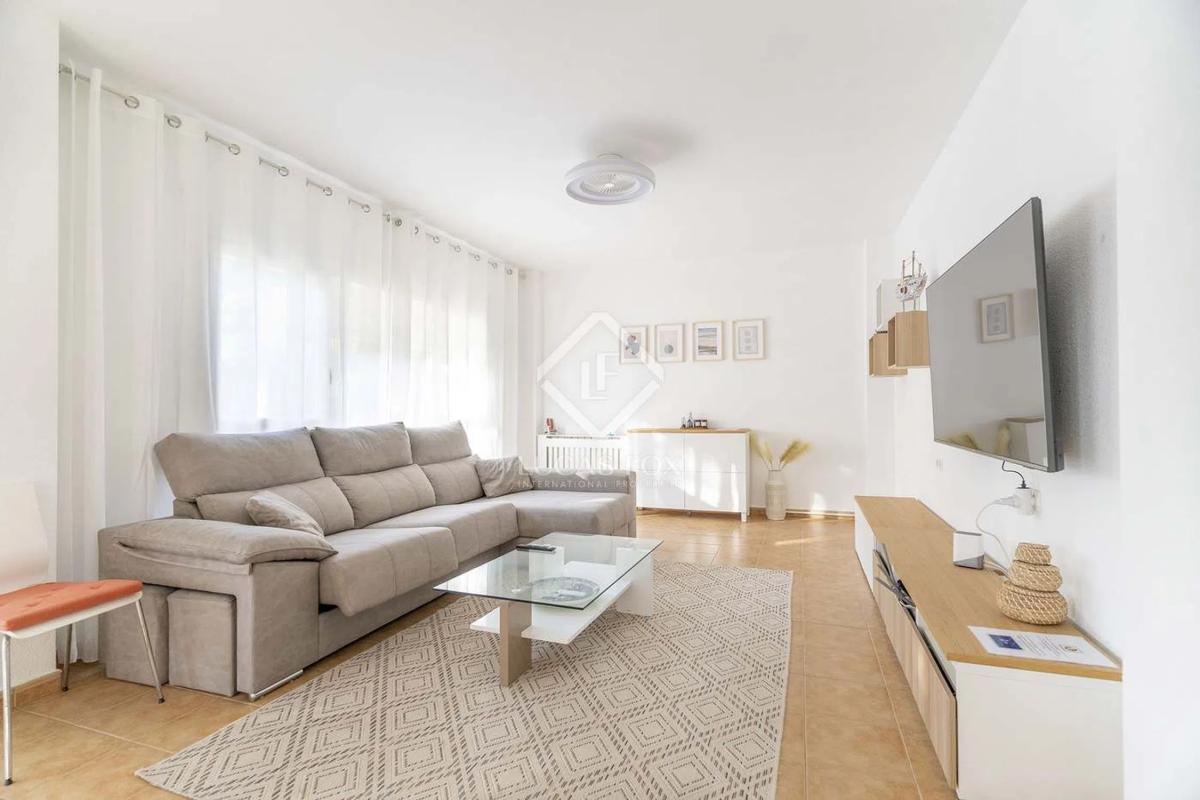 Properties for sale and rent in Spain photo 4