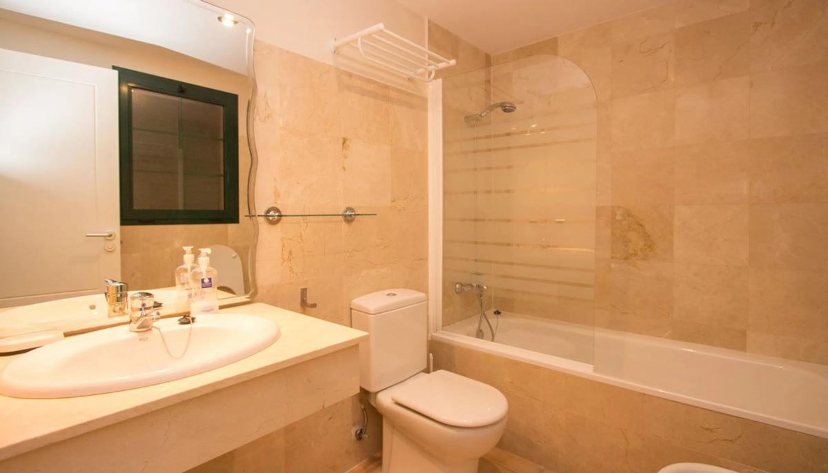 Sale of apartment in Zona de Mascarat, Altea
photo 1