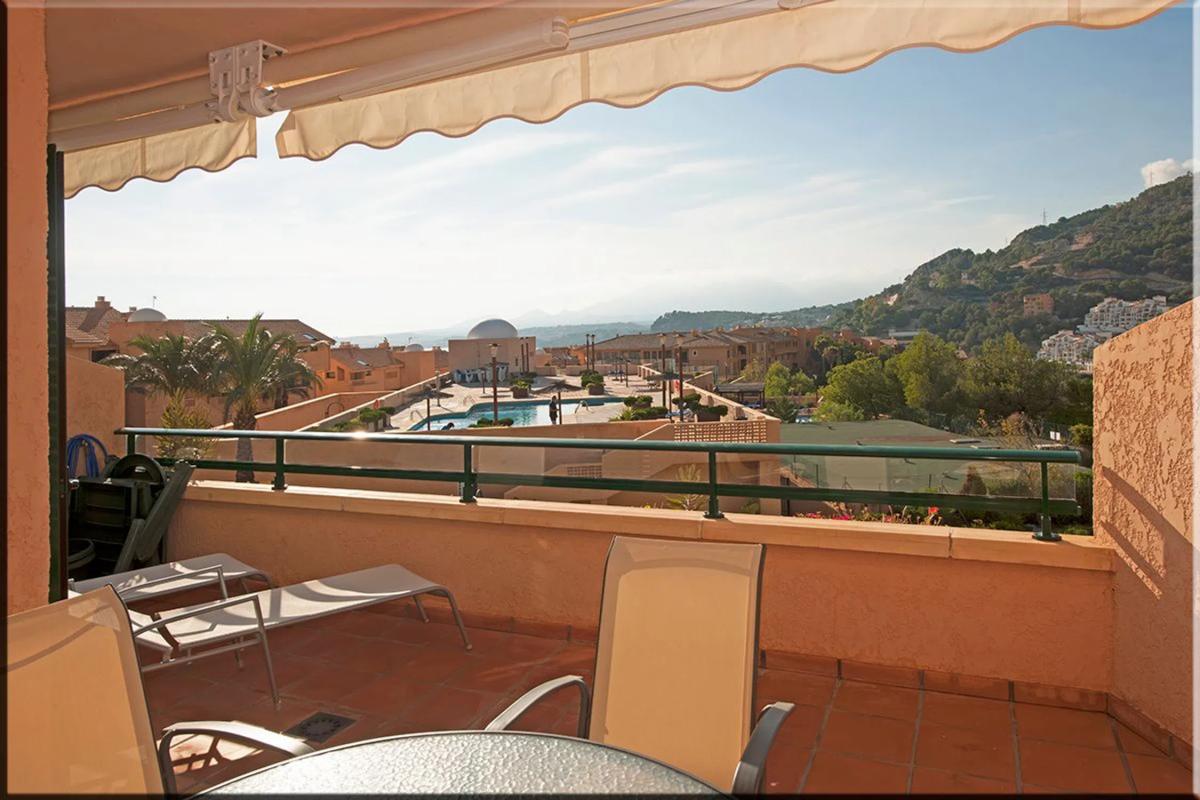Sale of apartment in Zona de Mascarat, Altea
photo 2