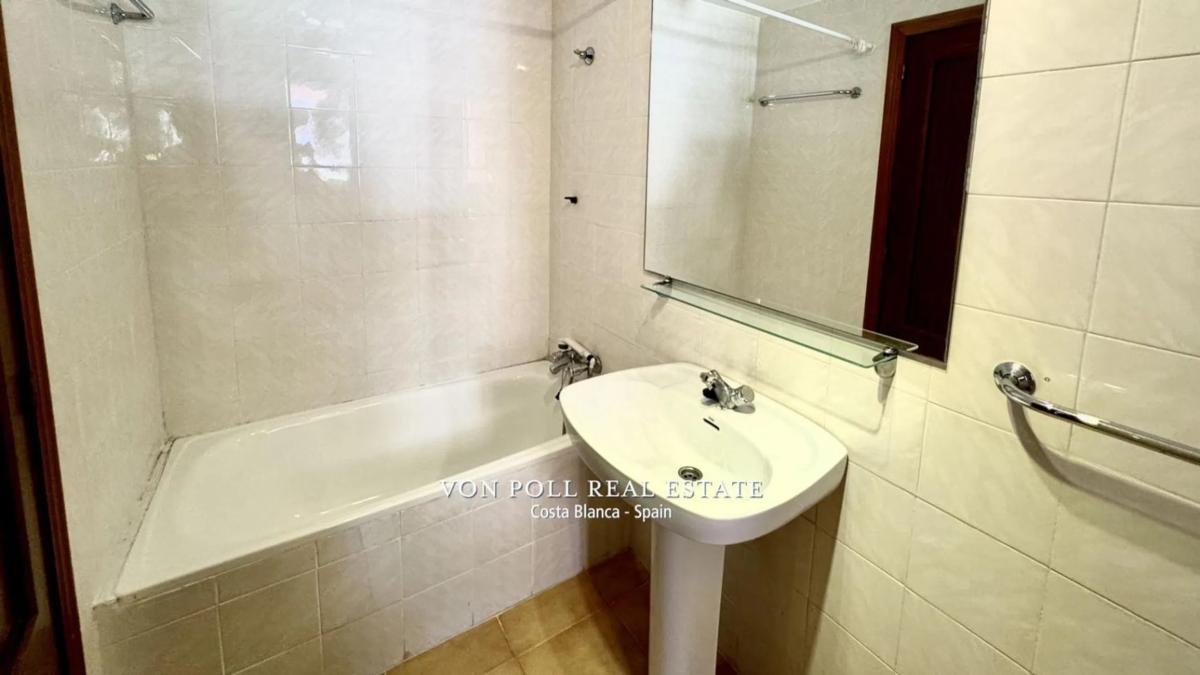 Sale of independent chalet in Manzanera-Tosal, Calpe
 photo 3