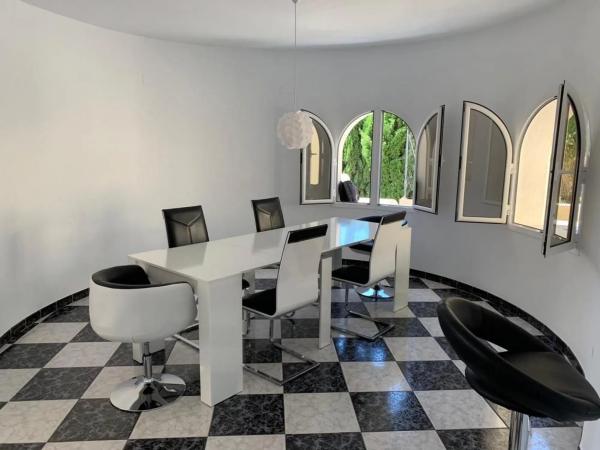 Chalet wolnostojący na sprzedaż w Via Pa Benicolada, Kalpe thumbnail 1
