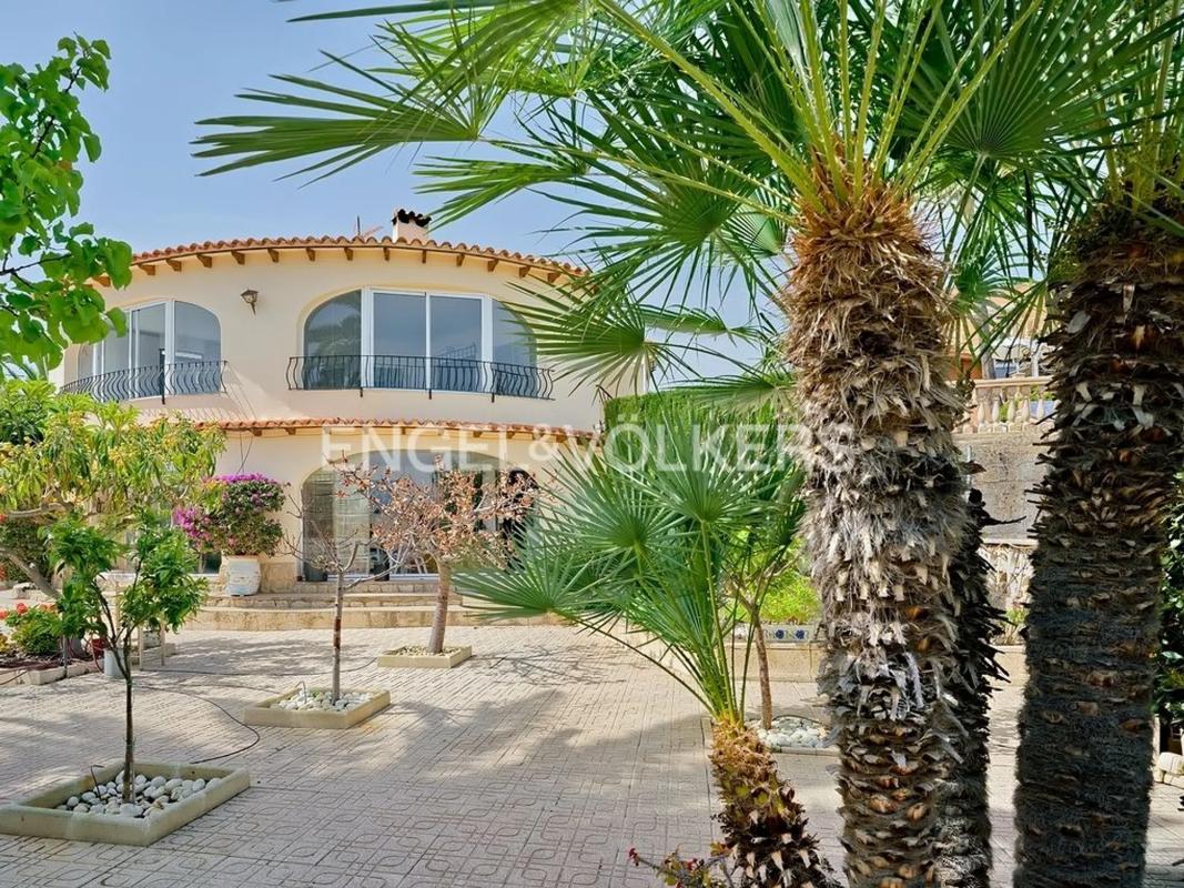 Properties for sale and rent in Spain photo 2