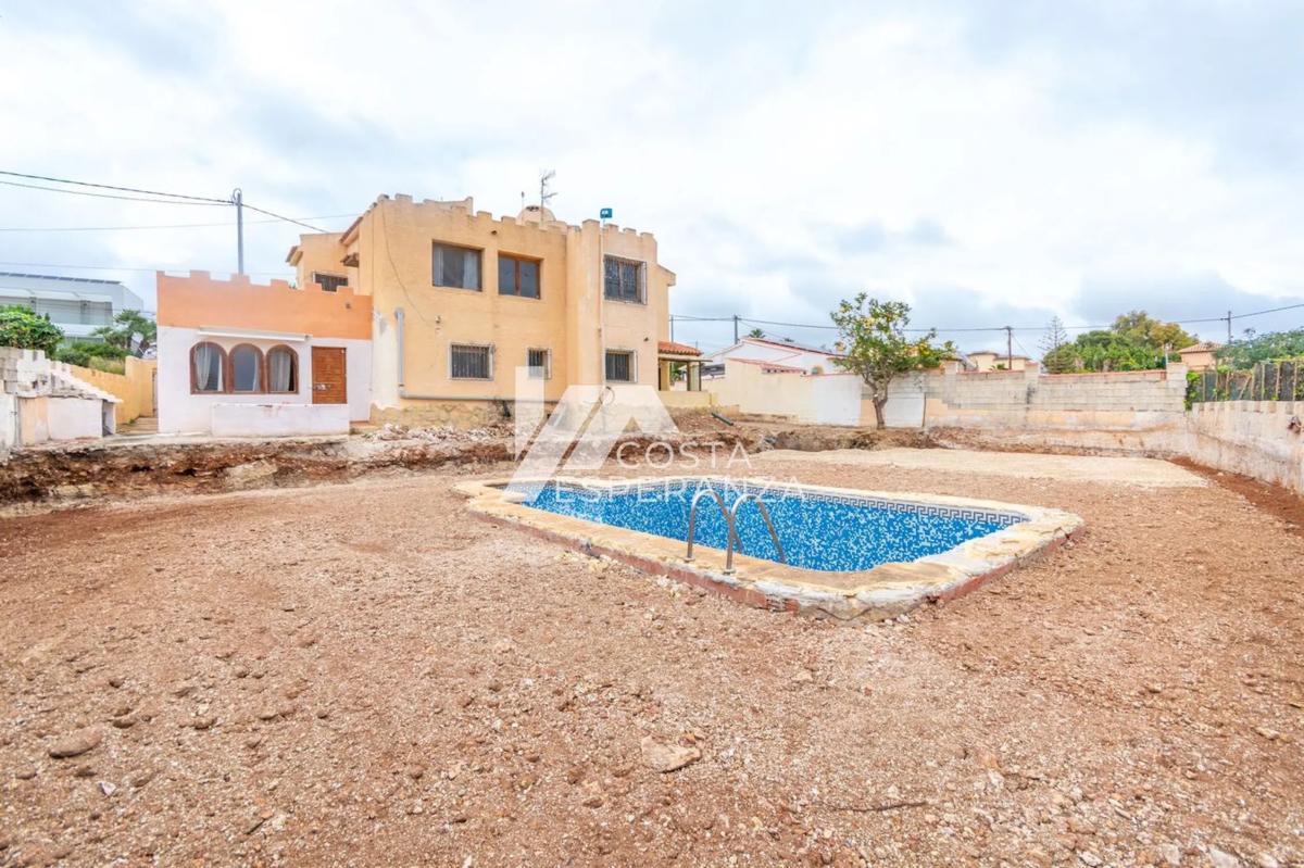 Properties for sale and rent in Spain photo 3
