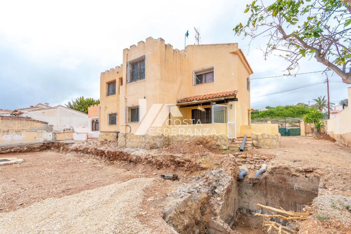 Properties for sale and rent in Spain photo 5