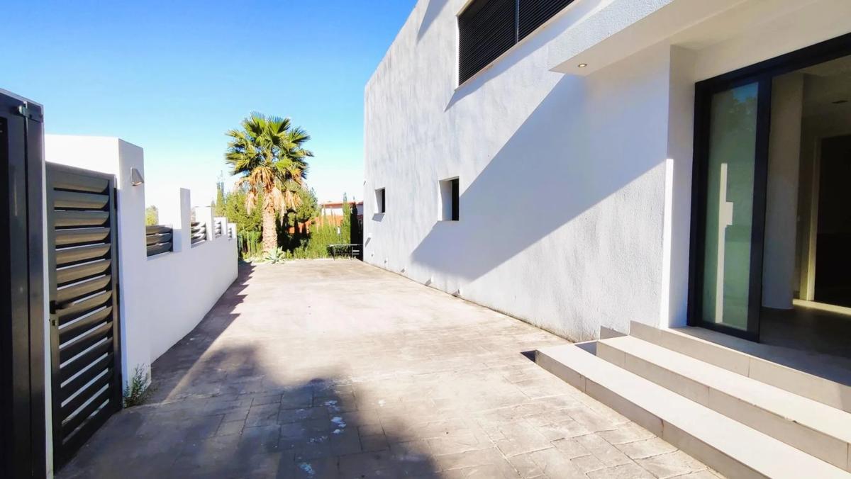 Properties for sale and rent in Spain photo 4