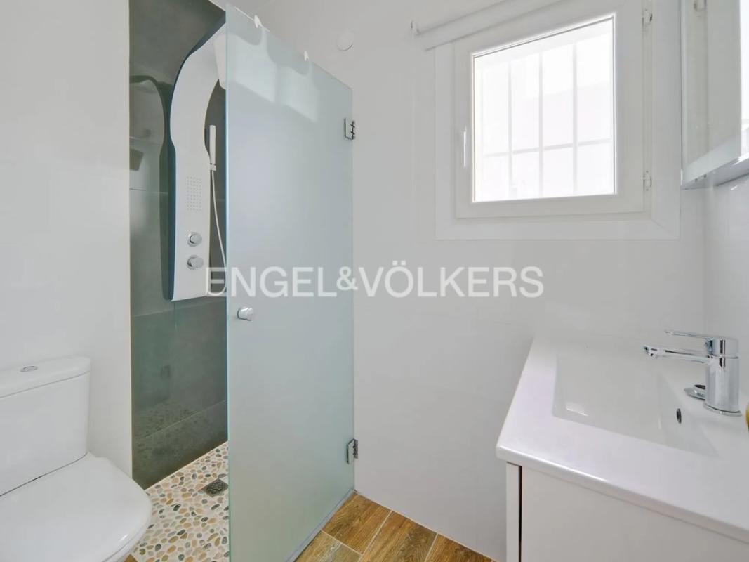 Properties for sale and rent in Spain photo 2