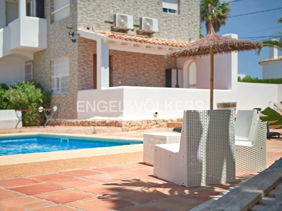 Properties for sale and rent in Spain photo 5