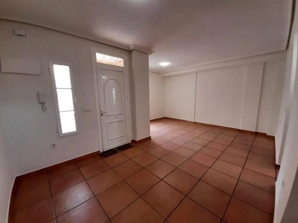 Chalet adosado en calle Gerona photo 2