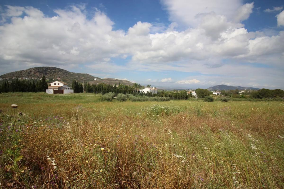 Terreno en venta en Coin, Malaga photo 3