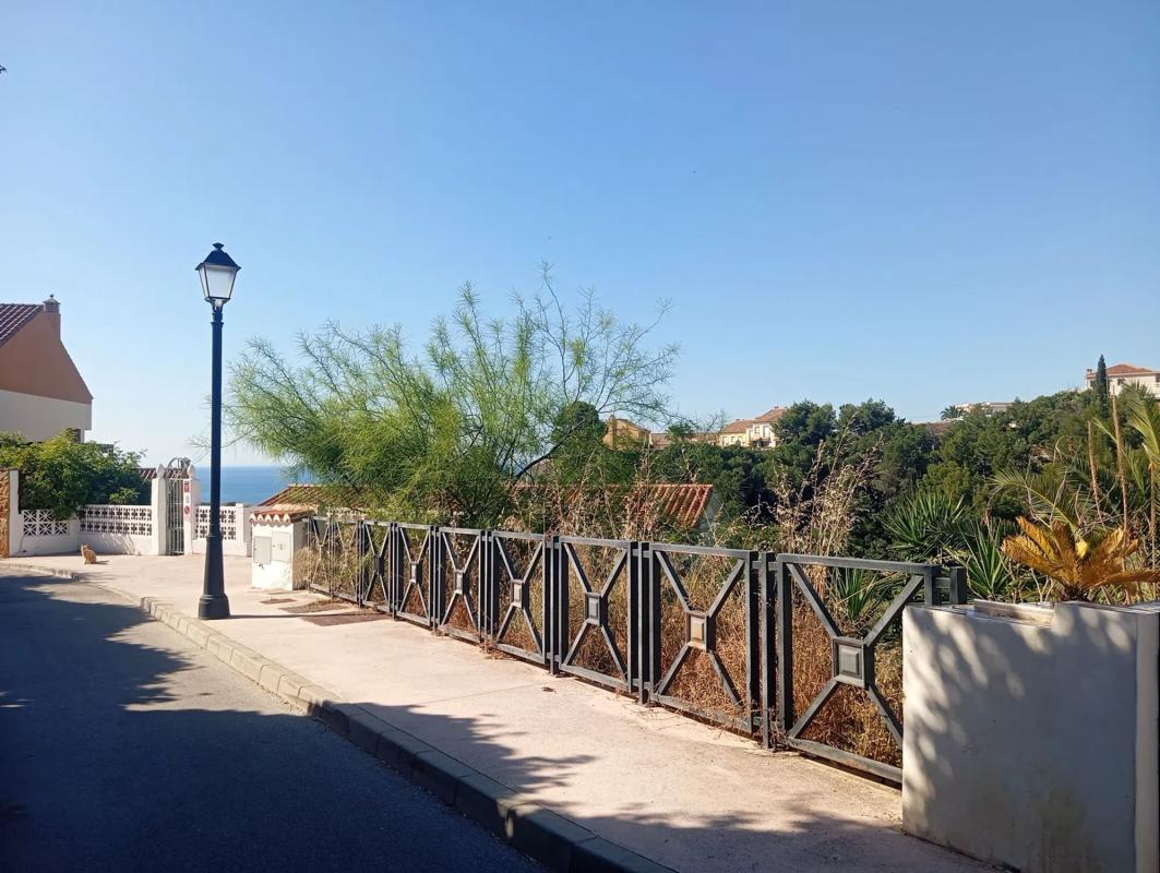 Land for sale in Fuengirola, Malaga photo 1