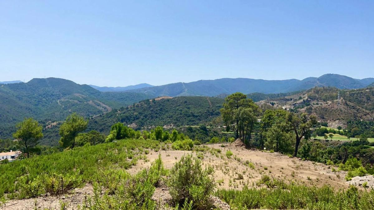 Land for sale in Benahavís, Malaga photo 1