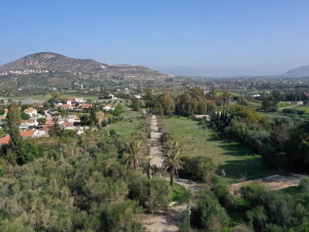 Terreno en venta en Coin, Malaga photo 2