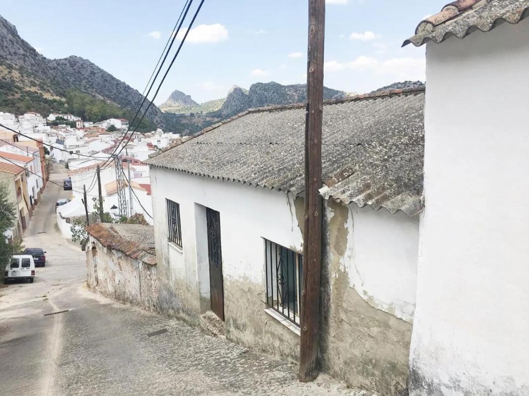 Terreno en venta en Benaojan, Malaga photo 2