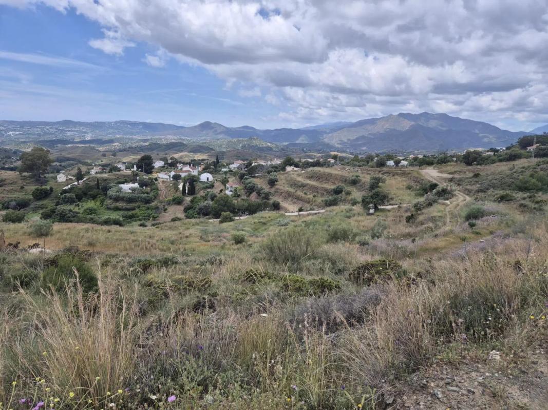 Terreno en venta en Mijas, Malaga photo 1
