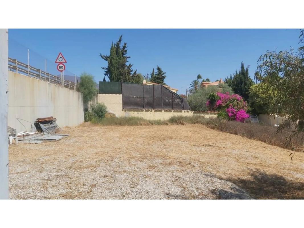 Terreno en venta en Estepona, Malaga photo 1