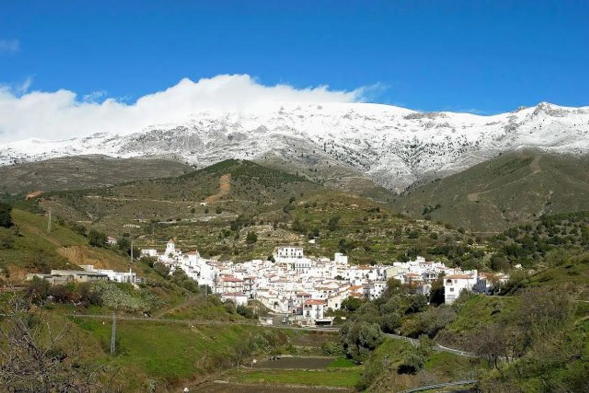 Terreno en venta en Sedella, Malaga photo 1