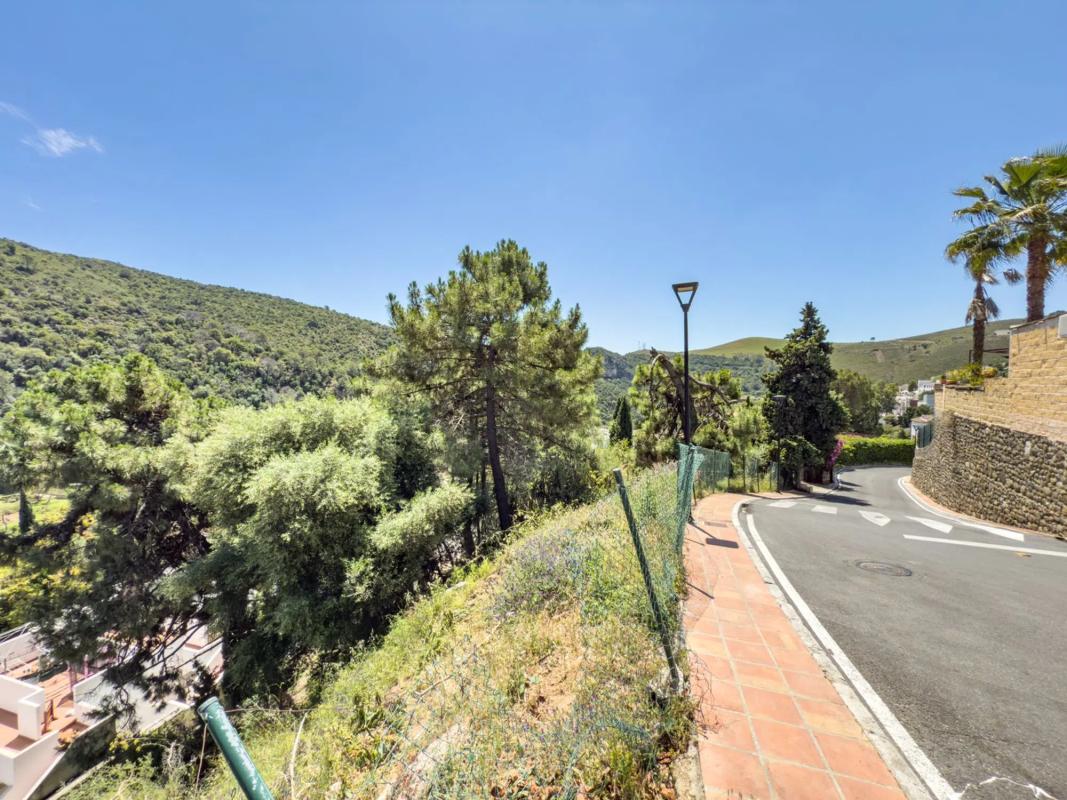 Terreno en venta en Benahavís, Malaga photo 4