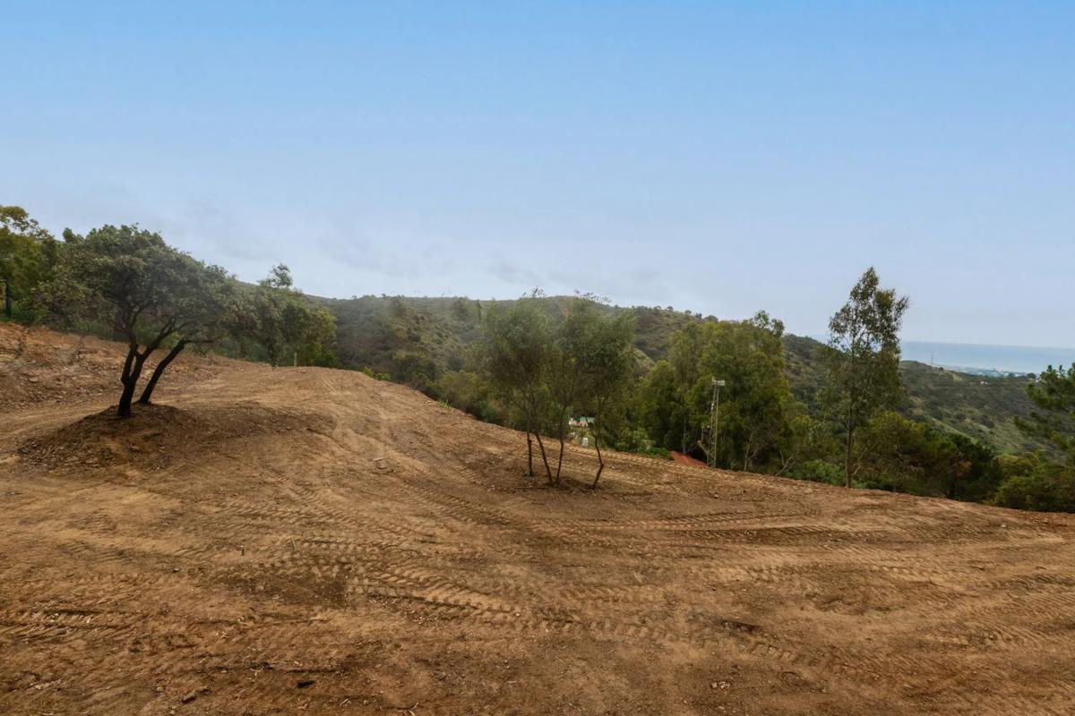 Terreno en venta en Estepona, Malaga photo 2