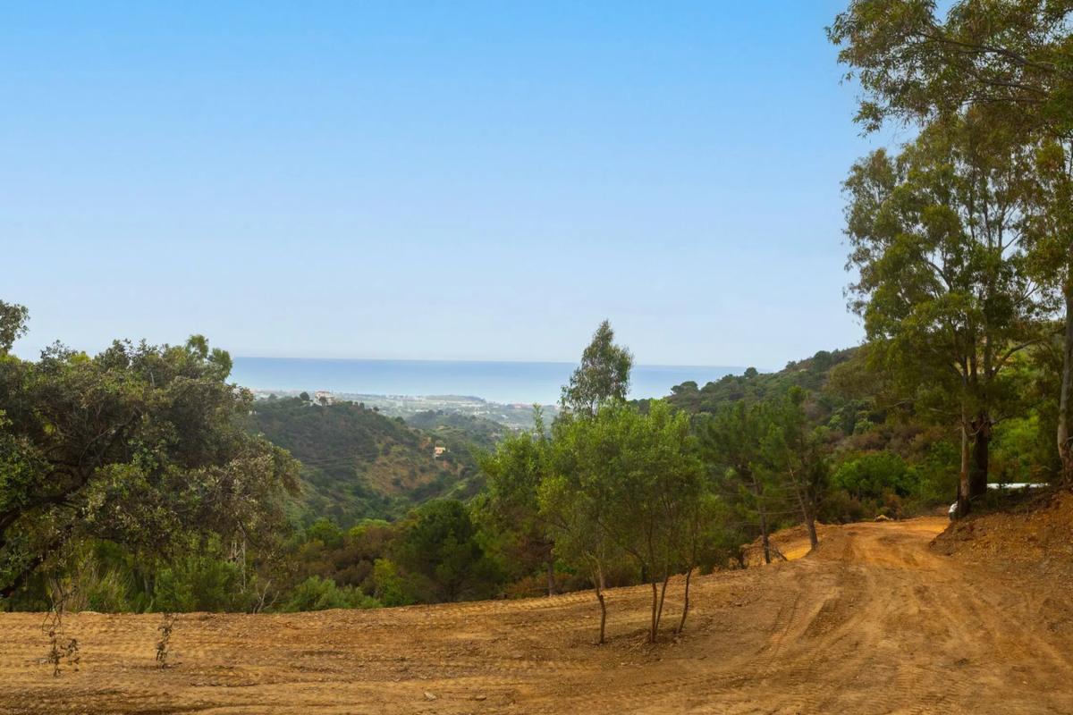 Terreno en venta en Estepona, Malaga photo 3