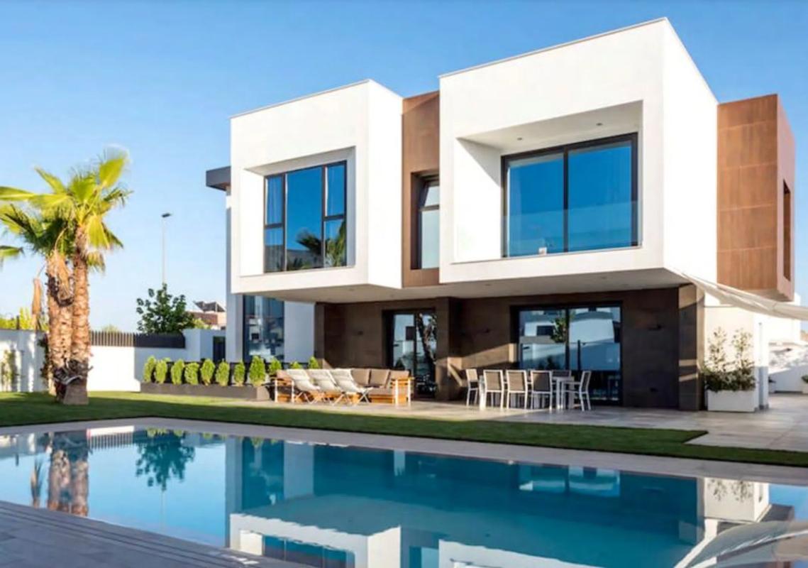 Terreno en venta en Benahavís, Malaga photo 1