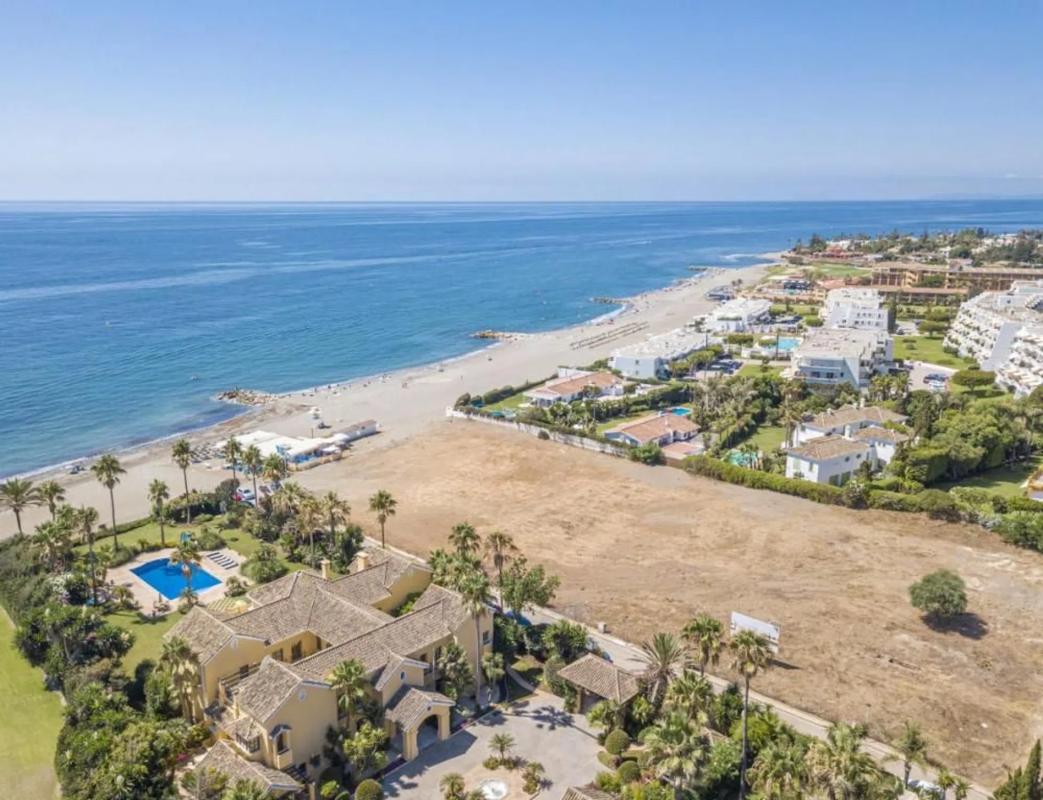 Terreno en venta en Marbella, Malaga photo 1