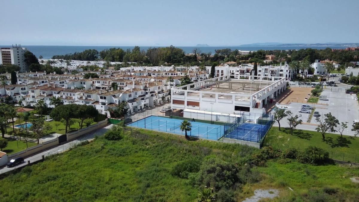 Terreno en venta en Estepona, Malaga photo 3