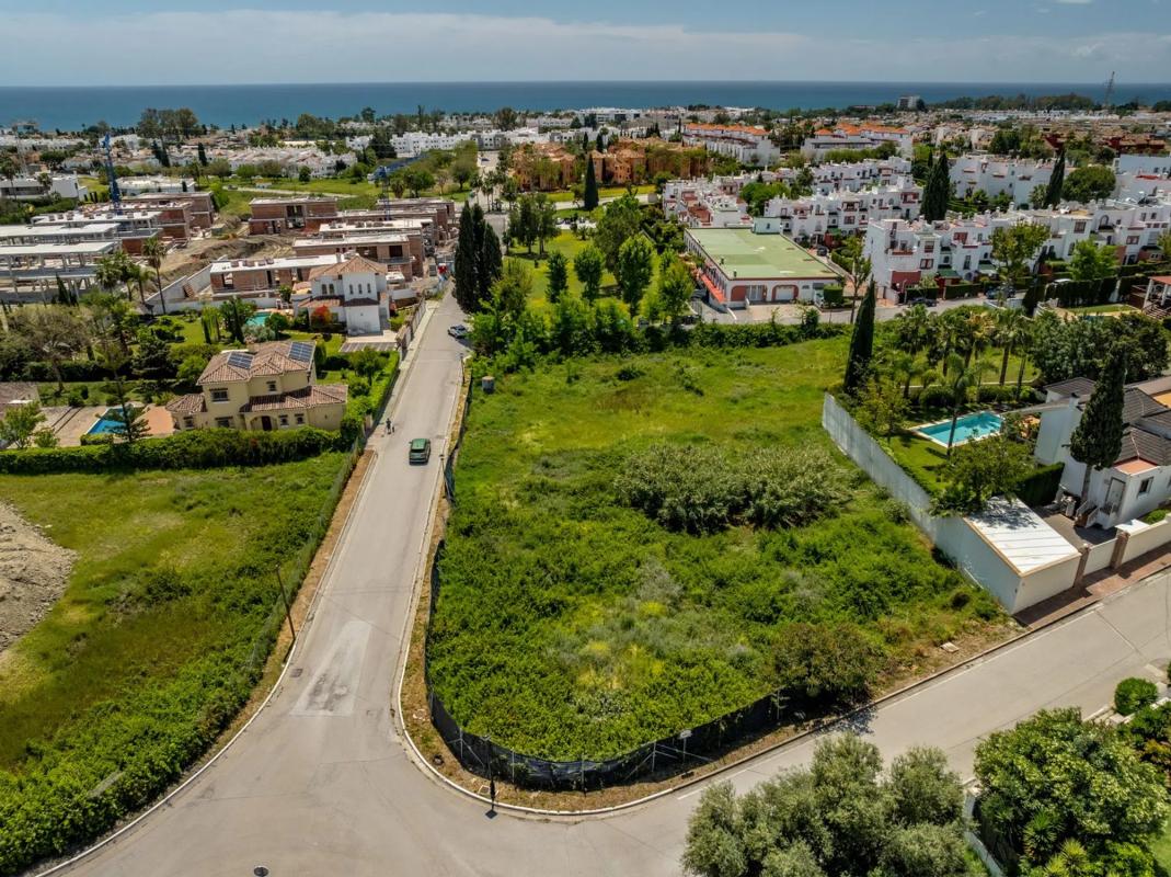 Land for sale in Estepona, Malaga photo 1