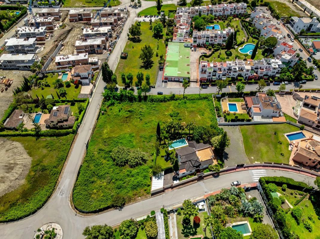 Land for sale in Estepona, Malaga photo 3