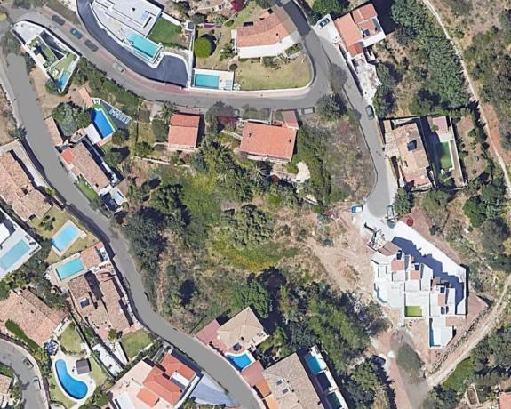 Terreno en calle los Madroños photo 2