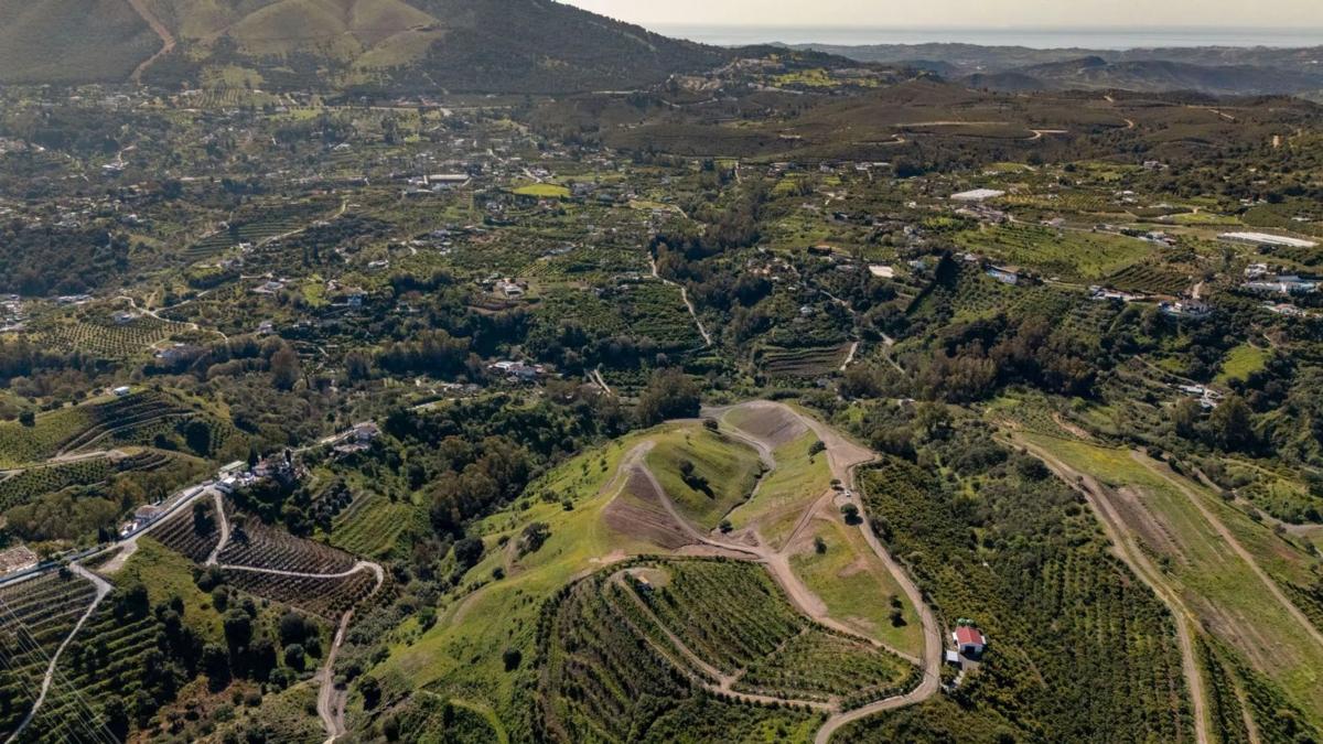 Land for sale in Alhaurín el Grande, Malaga photo 1
