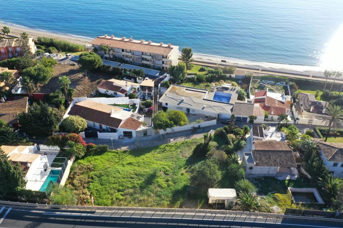Terreno en venta en Estepona, Malaga photo 2