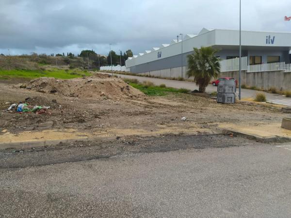 Terreno en calle Luxemburgo, 24 photo 1