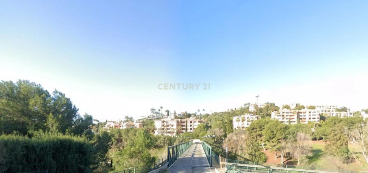 Terreno en venta en Marbella, Malaga photo 2