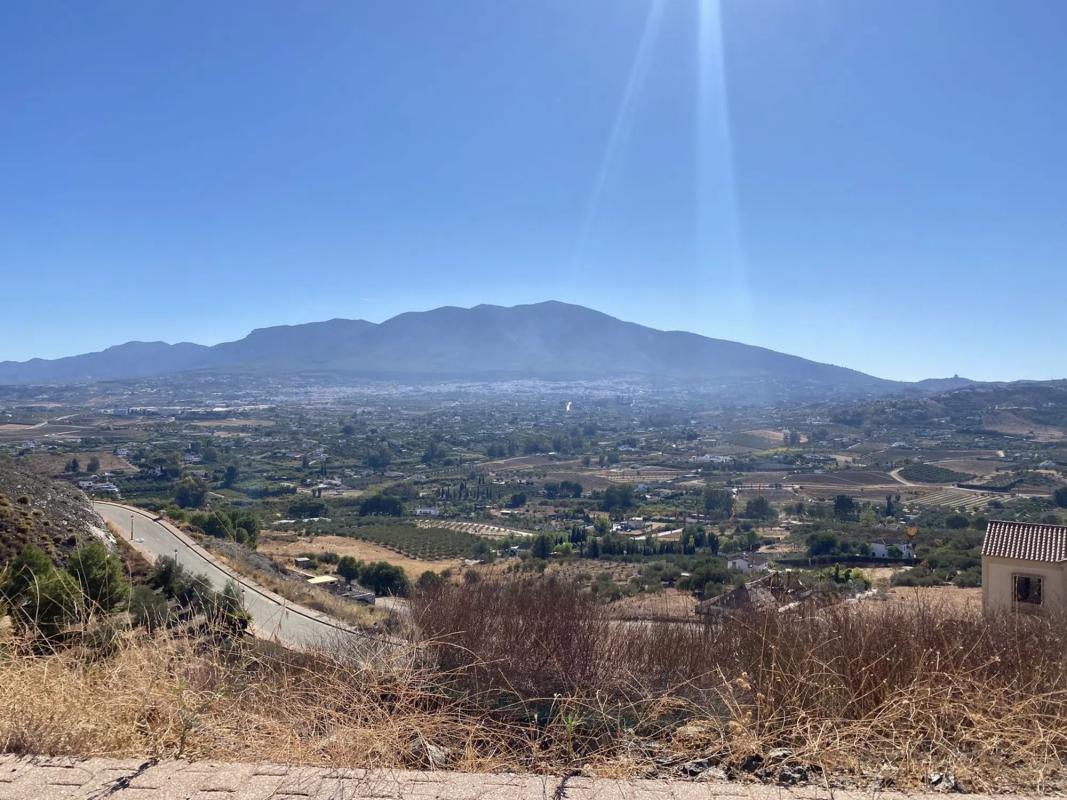 Terreno en venta en Coin, Malaga photo 2