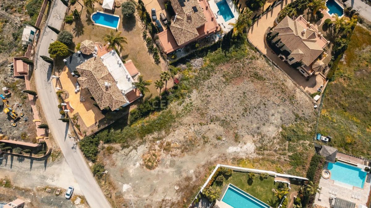 Terreno en venta en Benahavís, Malaga photo 2