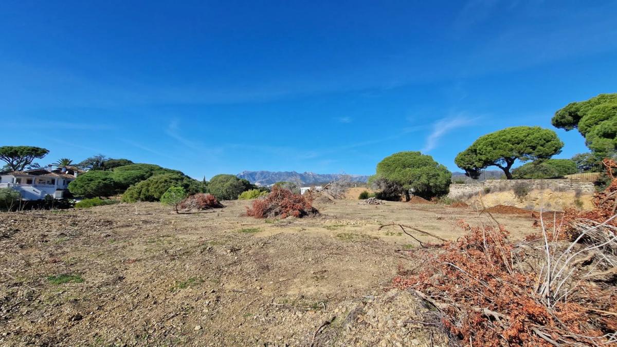 Terreno en venta en Marbella, Malaga photo 1
