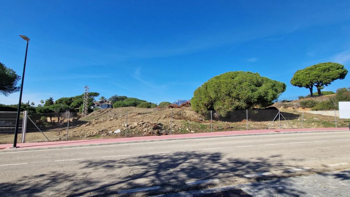 Terreno en venta en Marbella, Malaga photo 3