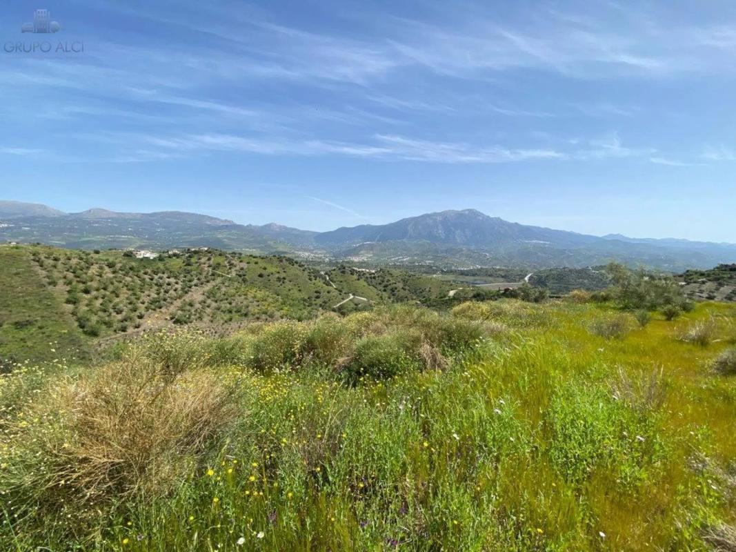 Terreno en venta en Viñuela, Malaga photo 2