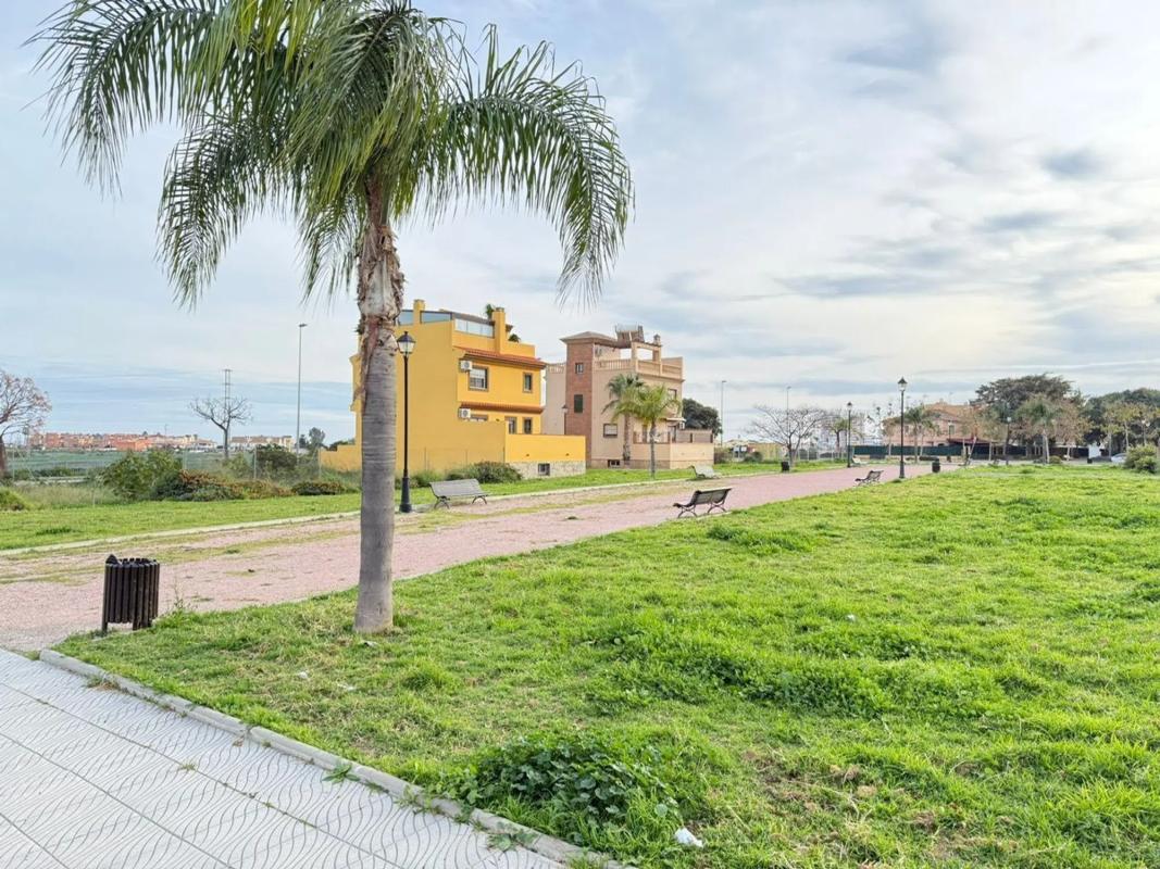Terreno en venta en Torre del Mar, Malaga photo 1