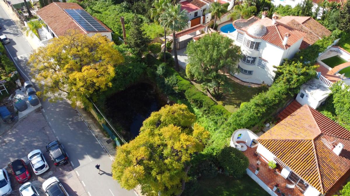 Terreno en venta en Marbella, Malaga photo 1