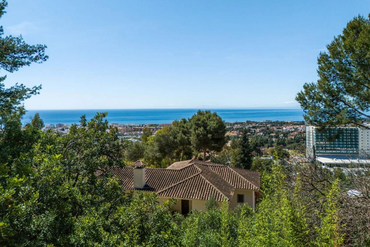 Terreno en venta en Marbella, Malaga photo 2