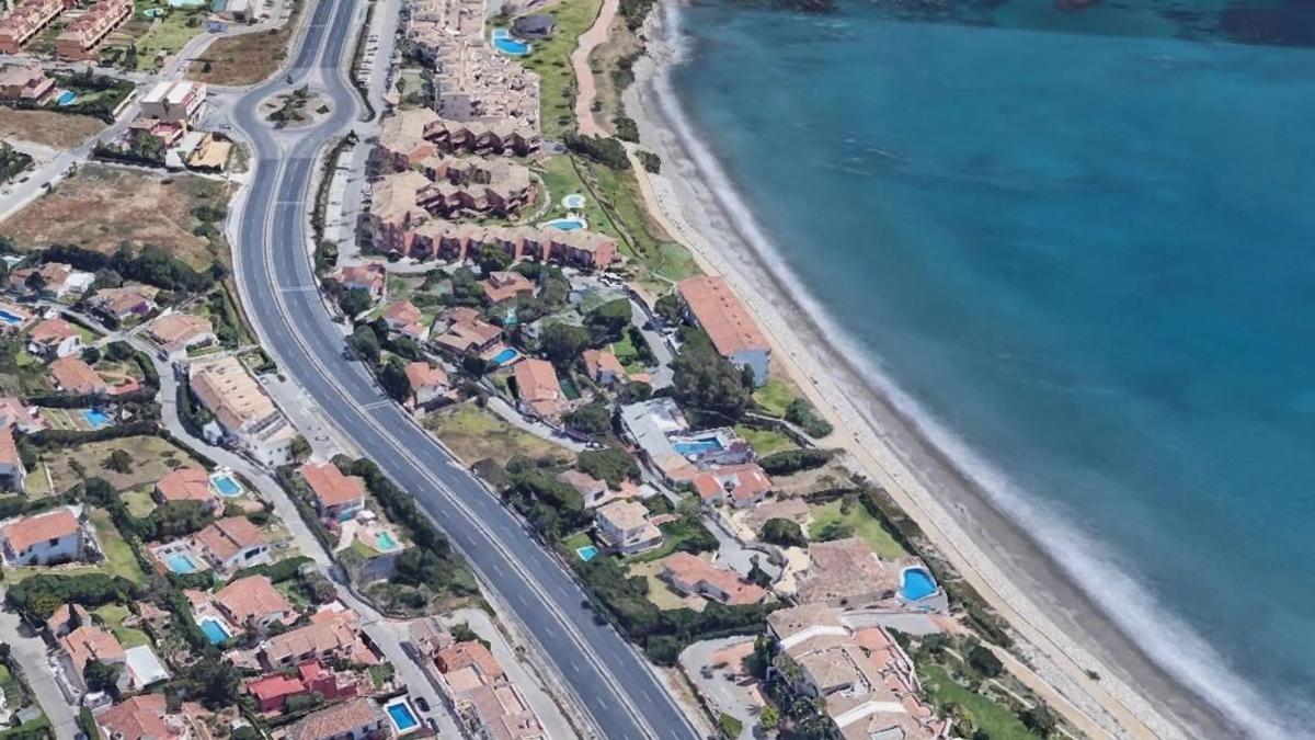 Terreno en venta en Estepona, Malaga photo 2