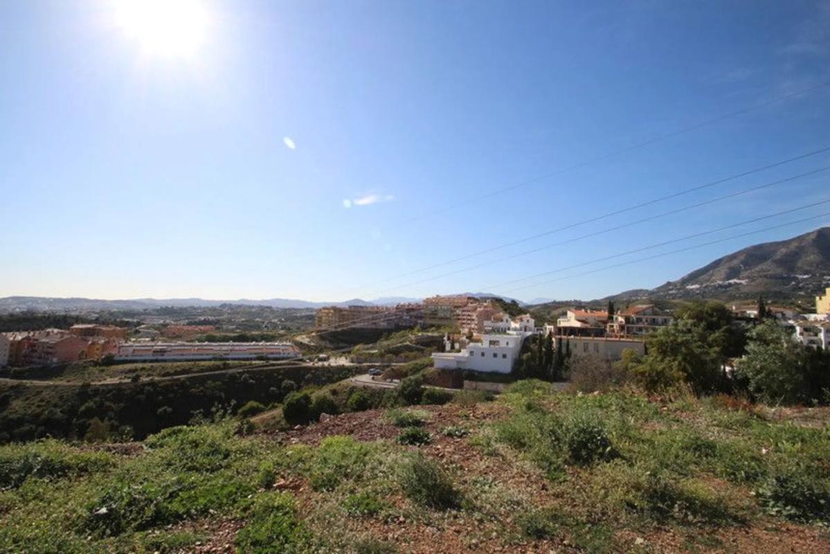 Terreno en venta en Fuengirola, Malaga photo 3